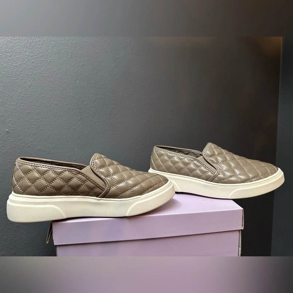 MADDEN GIRL SIZE‎ 7.5 CUPID SLIP ON SNEAKERS TAUPE QUILTED